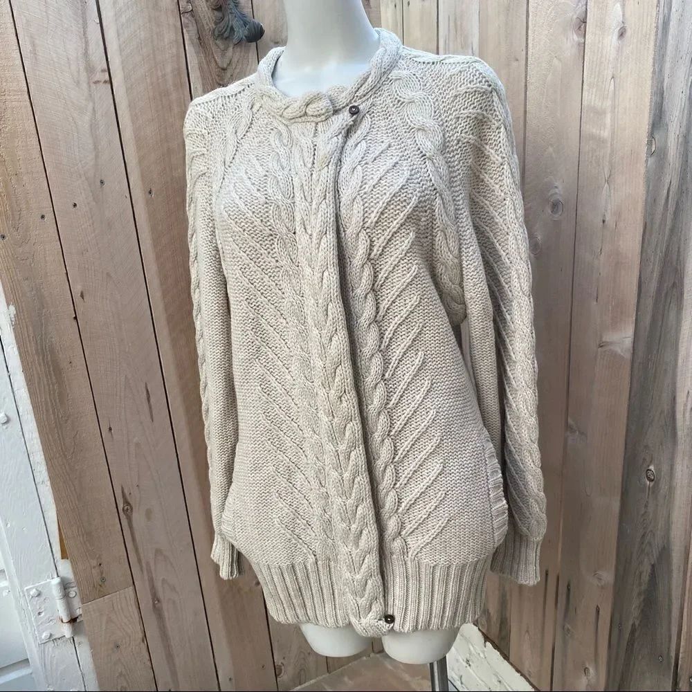 Vintage beige 100% wool chunky knit cardigan size medium